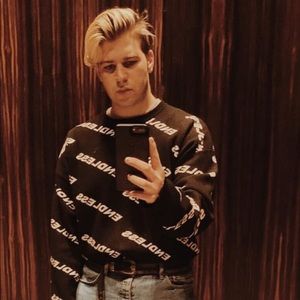 Meet your Posher, Zachary